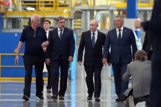 Путин на Иркутском авиазаводе: Развитие региона и производство техники