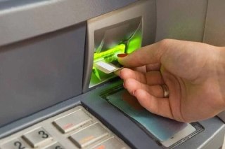 Мошенники в Иркутске: новые схемы обмана с банкоматами и звонками