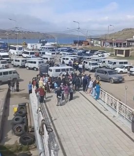 Протест на Ольхоне: блокировка выезда из-за отмены приоритетного парома