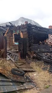 Пожар уничтожил дом многодетной семьи в Алыгджере: нужна помощь и поддержка