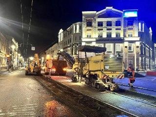 В Иркутске обновляют трамвайные пути: ночные работы продолжаются