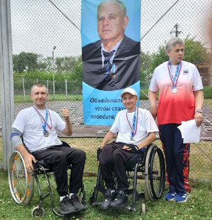 Шелеховские спортсмены завоевали золото на областном чемпионате по легкой атлетике для инвалидов